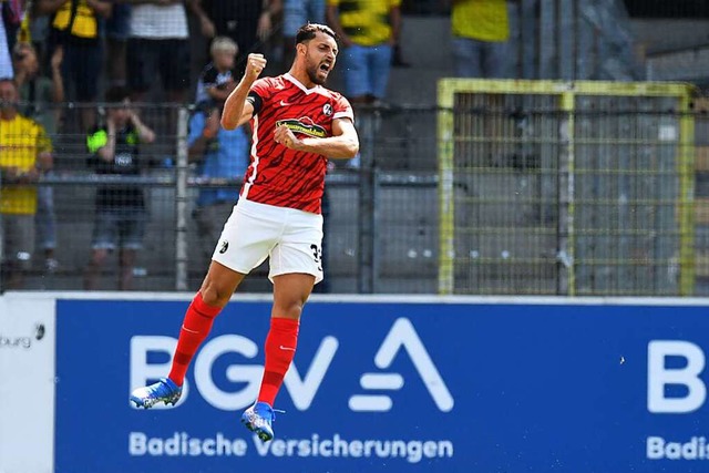 Vincenzo Grifo versetzte das Dreisamstadion in Ekstase.  | Foto: THOMAS KIENZLE (AFP)