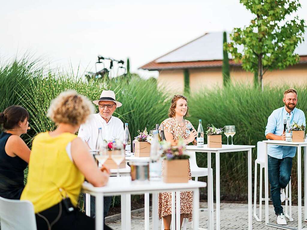 Bei bestem Sommerwetter fand die zweite Online-Ausgabe der BZ-Wein-Fass-Bar auf dem Weingut Briem in Wasenweiler statt.