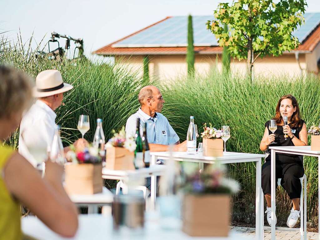 Bei bestem Sommerwetter fand die zweite Online-Ausgabe der BZ-Wein-Fass-Bar auf dem Weingut Briem in Wasenweiler statt.