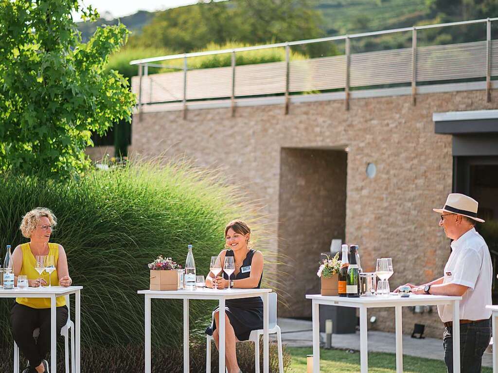 Bei bestem Sommerwetter fand die zweite Online-Ausgabe der BZ-Wein-Fass-Bar auf dem Weingut Briem in Wasenweiler statt.