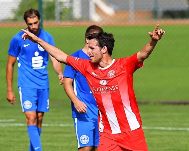 Triumph des Willens: Simon Weienberge...n Saisonsieg des FC Lffingen perfekt.  | Foto: Wolfgang Scheu