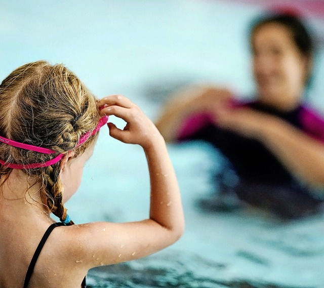 Kinder sollen sich sicher im und am Wasser bewegen knnen.  | Foto: Uwe Anspach (dpa)