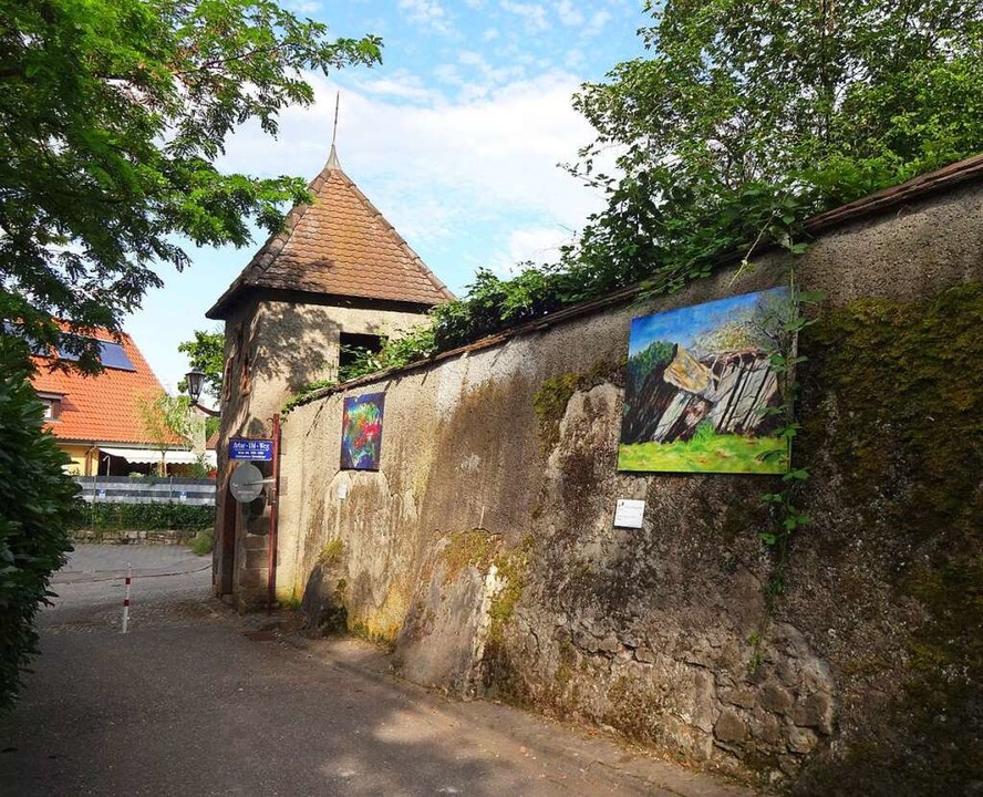 Auch der Artur-Uhl-Weg auf den Eckarts...t Teil der Breisacher Freiluftgalerie.  | Foto: Ingrid Wenz-Gahler