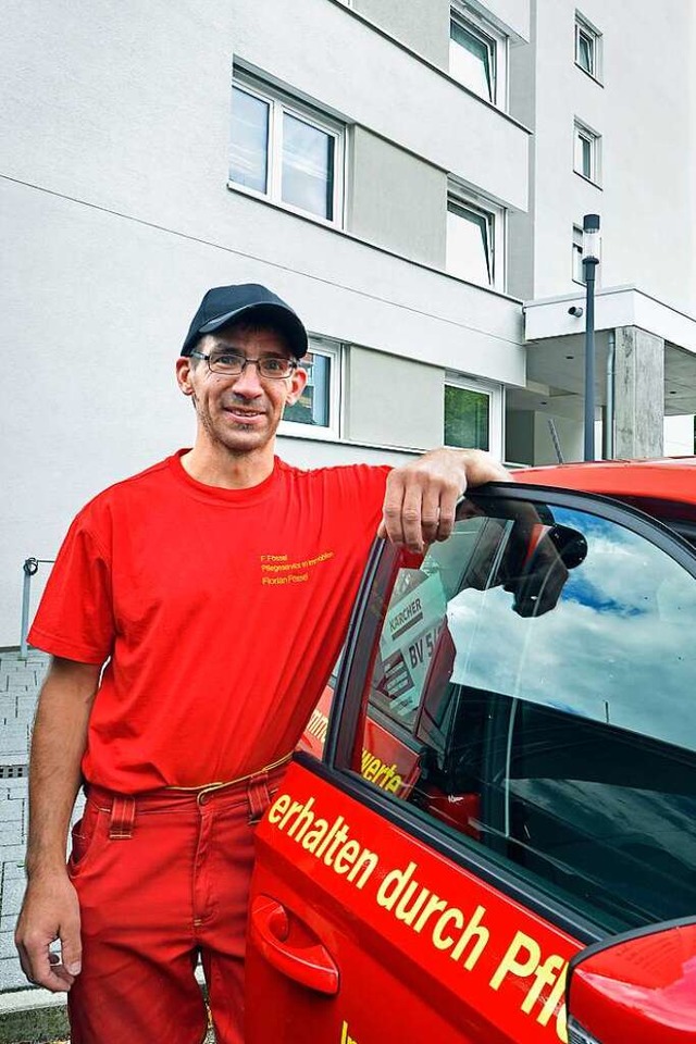 Florian Fssel vor dem Haus Binzengrn 34, mit dem seine Firmengrndung begann.  | Foto: Michael Bamberger