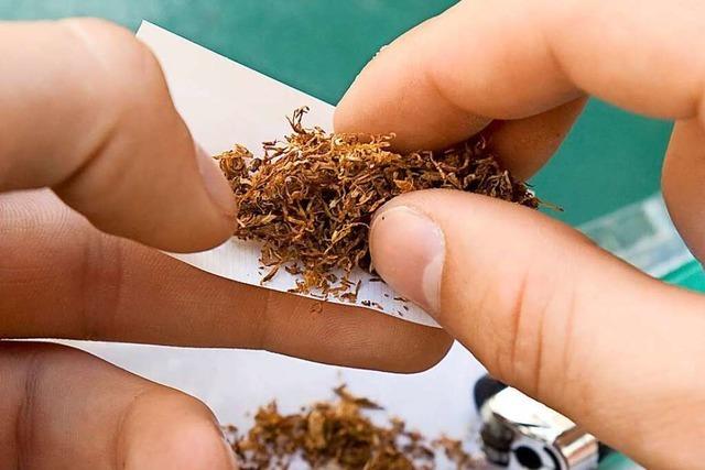 Zöllner entdecken in Weil am Rhein rund eine Tonne geschmuggelten Tabak