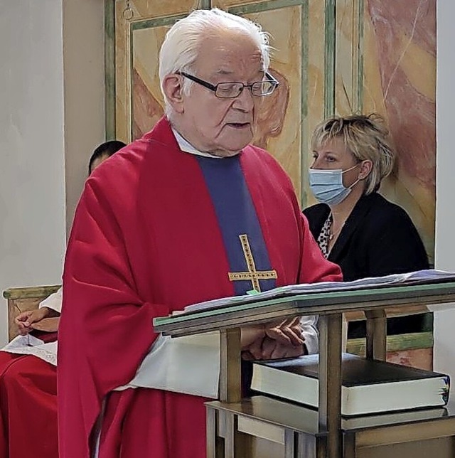Pfarrer Horst Herz  feierte das  Patrozinium in Mnchingen.   | Foto: Ingrid Mann