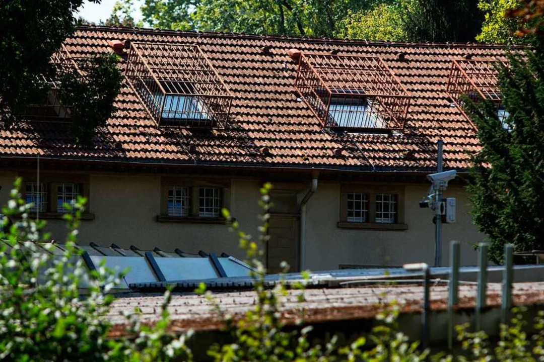 Gitter, Zune, Kameras: Die Klinik fr...ische Psychiatrie auf dem ZfP-Gelnde.  | Foto: Patrik Mller