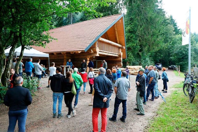 Der Stolz der Sulzer ist das neue Blockhaus.  | Foto: Christoph Breithaupt