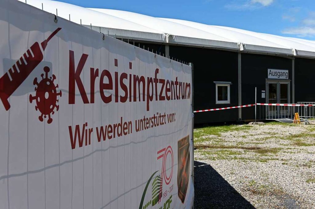 Auch das Lörracher Kreisimpfzentrum wird Leute in Pflegeeinrichtungen schicken.  | Foto: Jonas Hirt