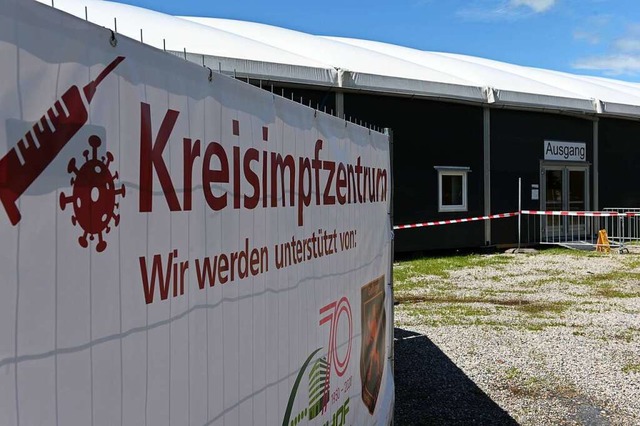 Auch das Lrracher Kreisimpfzentrum wird Leute in Pflegeeinrichtungen schicken.  | Foto: Jonas Hirt