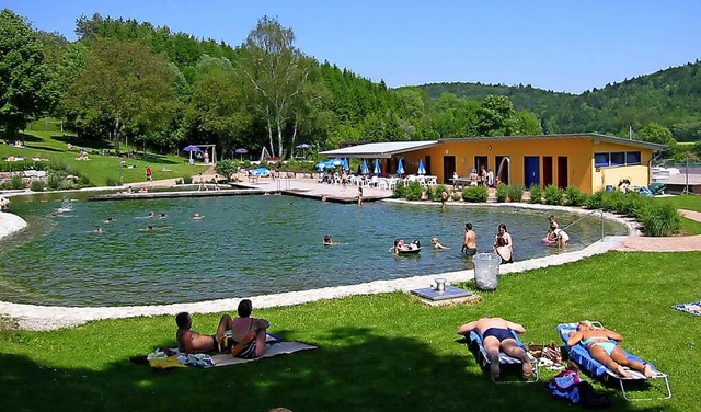 Die Naturbadeseeanlage in Eggingen wurde im Jahr 2001 eingeweiht.  | Foto:  Lucia van Kreuningen