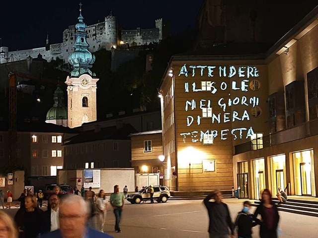 &#8222;Warte auf die Sonne in den Tage... die Salzburger Festspielhaus-Fassaden  | Foto: Alexander Dick