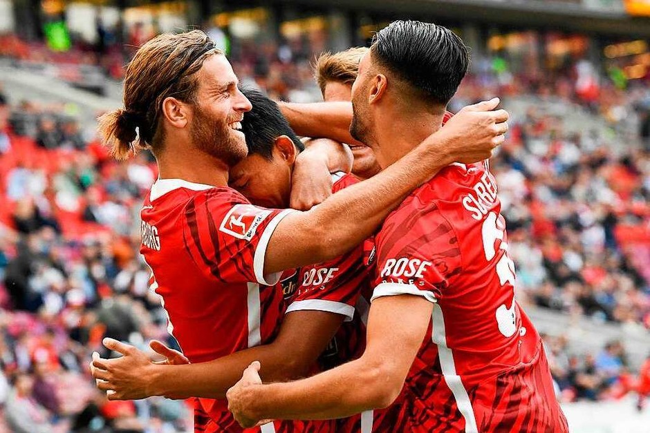 2:3 stand es am Ende für den SC Freiburg in Stuttgart. (Foto: THOMAS KIENZLE (AFP)) 2:3 stand es am Ende für den SC Freiburg in Stuttgart. (Foto: THOMAS KIENZLE (AFP))