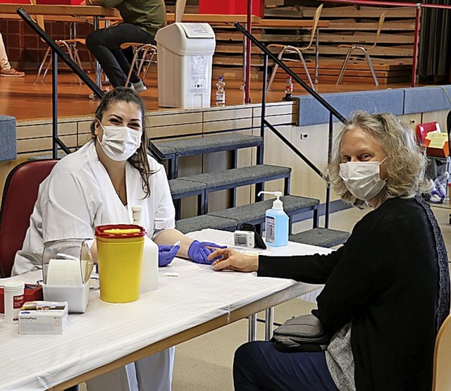 Vor der Blutspende steht eine kleine Blutuntersuchung an.  | Foto: Dorothe Kuhlmann