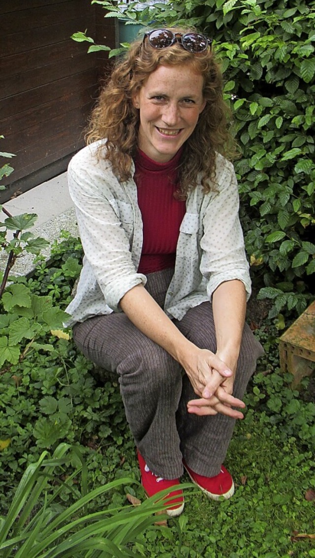 Henriette von Heimburg im heimischen Garten in Offenburg  | Foto: Susanne Kerkovius