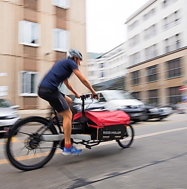 Ein Lastenrad kann vor allem in der Stadt das Auto verzichtbar machen.  | Foto: Inga Kjer