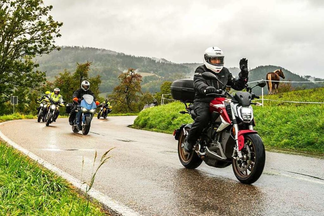 Beim Electric Ride Schnau sind die elektrischen Motorrder leise.  | Foto: Katja Wickert EWS