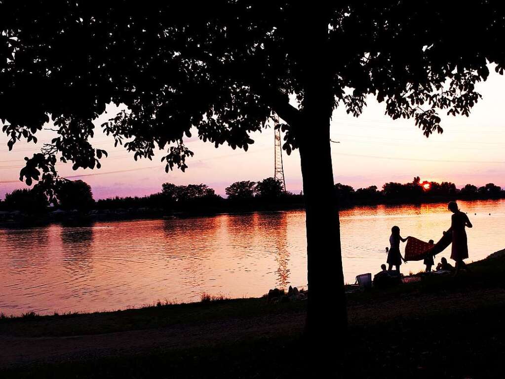 Abendstimmung am Riegeler Baggersee, eingefangen von Irmi Knstle.