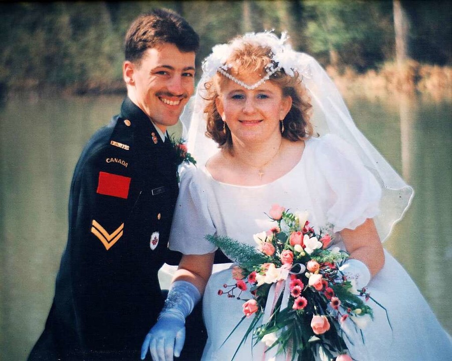 Paul und Elke Hibert als glückliches Hochzeitspaar 1990  | Foto: Christoph Breithaupt