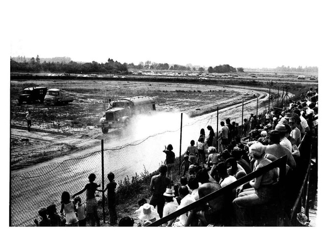 Stock-Car-Rennen der Kanadier auf dem Flugplatz am 11. Juli 1976  | Foto: bz