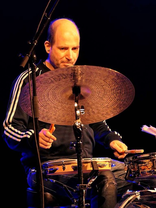 An Percussion und Schlagwerk:  Michael Gerner  | Foto: Hans-Peter Müller