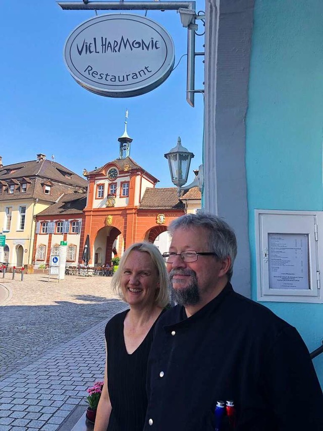 Kochen und Essen servieren mit Blick aufs Stadttor: Ehepaar Arendse  | Foto: Ronja Vattes