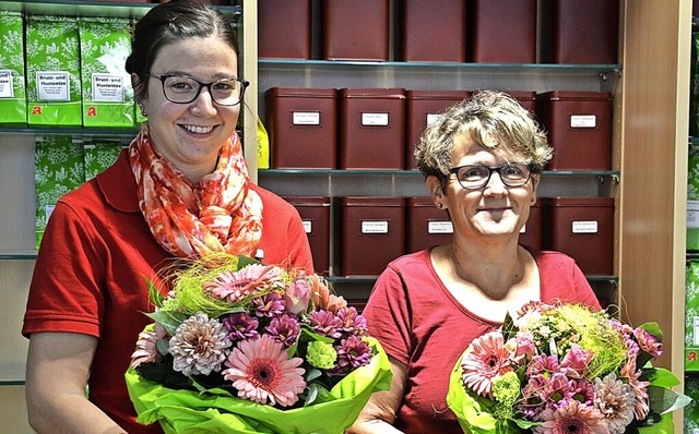 Ruth Matt (rechts) ist seit 40 Jahren ...t zehn Jahren zu den Mitarbeiterinnen.  | Foto: Christiane Sahli