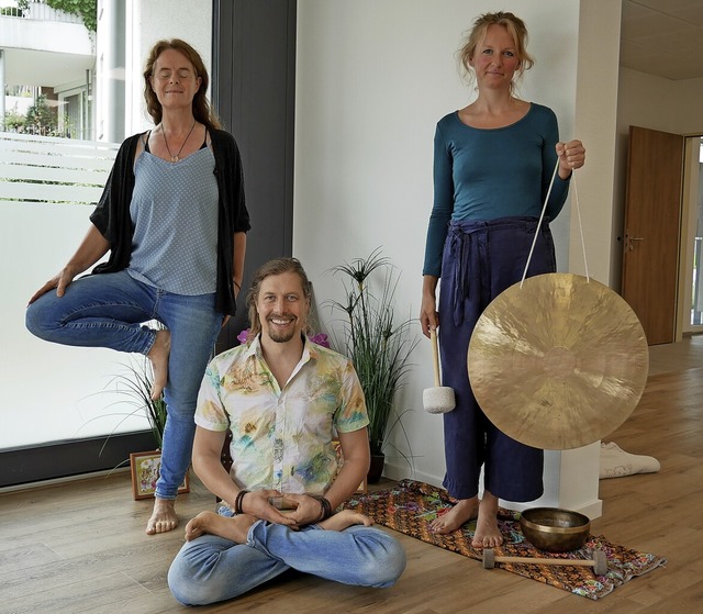 Zum ersten Bad Sckinger Yoga-Tag lade... Nele Quander und Florian Pfeifer ein.  | Foto: Michael Gottstein