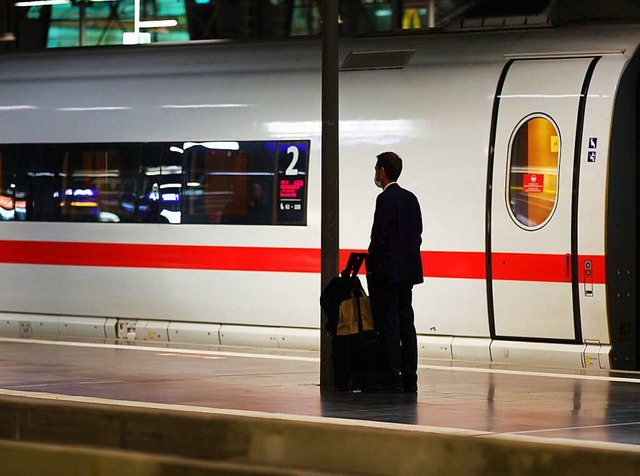 Bis Dienstag dauert der Streik der Lokfhrer noch an.  | Foto: Frank Rumpenhorst (dpa)