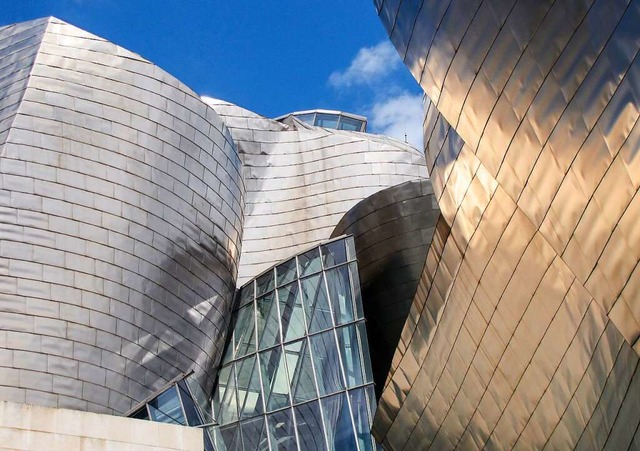 Das futuristische Guggenheim-Museum is...auptattraktionen in der  Stadt Bilbao.  | Foto: Andreas Drouve