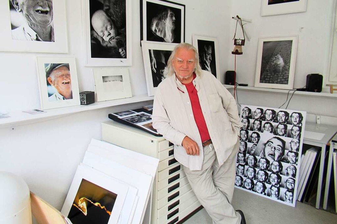 Wilfried Beege in seinem Atelier in Offenburg  | Foto: Susanne Kerkovius