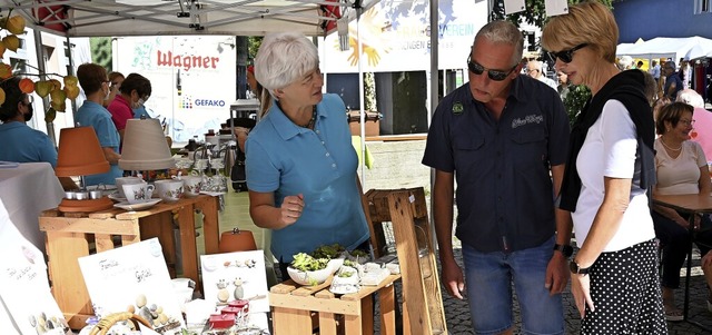 Ein Hauch von Normalitt: In Tiengen f...ein Kunst- und Handwerkermarkt statt.   | Foto:  Herbert Schnbele
