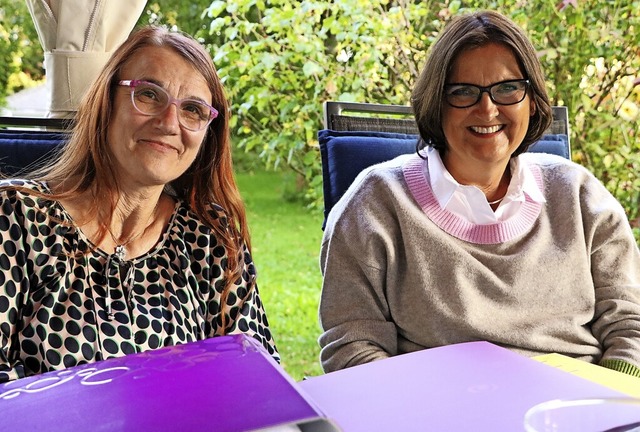 Ingeborg Gtz (links) und Christine Ke... fr pastorale Bildung  abgeschlossen.  | Foto: Martha Weishaar