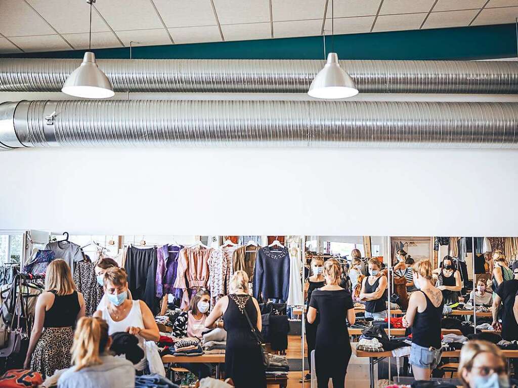 Nach fast zwei Jahren Pandemie fand der Frollein-Flohmarkt am Sonntag wieder statt. 750 Besucherinnen machten sich auf die Suche nach etwas Besonderem.