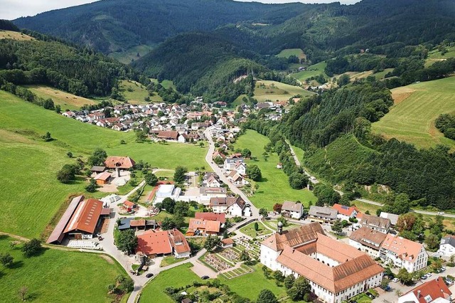 Oberried liegt am Rande des Dreisamtal...zwaldriesen Feldberg und Schauinsland.  | Foto: Michael Saurer