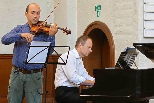 Giovanni Barbato (links) und Bernd Vogel bei den Marktmusiken  | Foto: Roswitha Frey