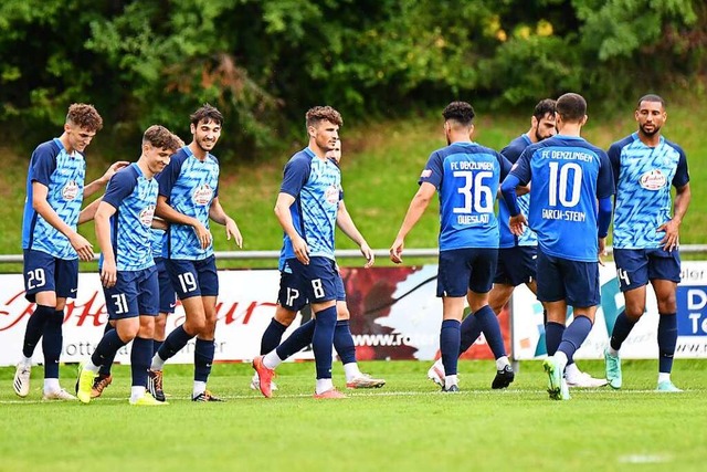 Tim Lettgen (ganz links) wird dem FC D...ch gegen den FC Waldkirch wohl fehlen.  | Foto: Achim Keller