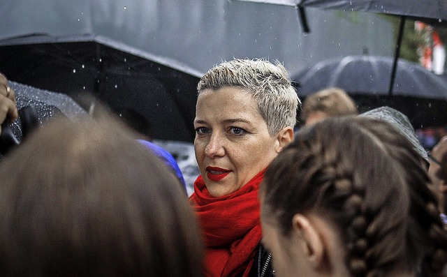 Maria Kolesnikowa bei Protesten vor genau einem Jahr in Minsk  | Foto: - (AFP)