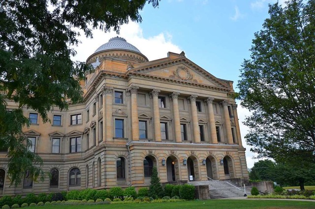 Einer der Prachtbauten: Das Gerichtsgebude in Wilkes-Barre.  | Foto: Frank Herrmann