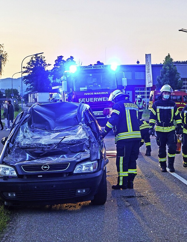 Bei der bung in Wehr wurde ein Unfall...eugen und vier Verletzten simuliert.    | Foto: Julia Becker