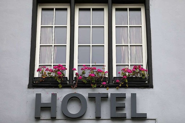 Die Hotels in Deutschland verzeichnete... Juli deutlich weniger bernachtungen.  | Foto: Oliver Berg (dpa)