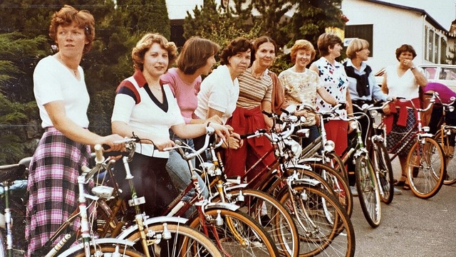 Fahrradtouren gehren zum Jahresprogra...ner, Ursula Kaiser und Jutta Rebmann.   | Foto:  