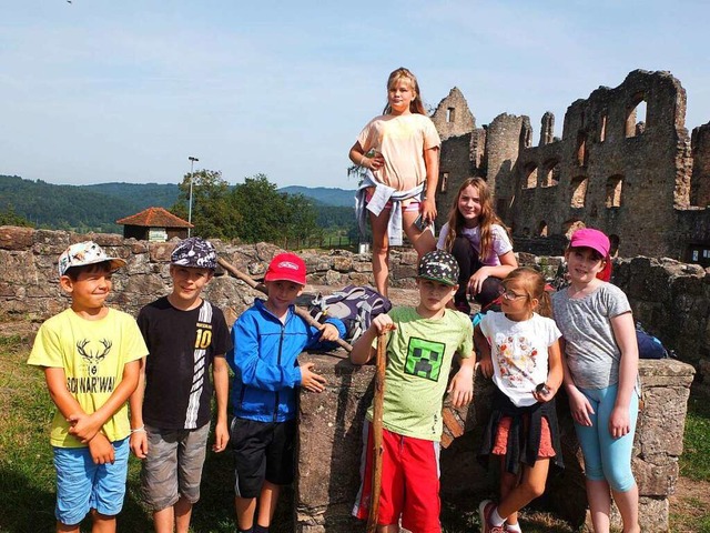 Geschafft: So sah es am Ziel der Wanderung zur Emmendinger Hochburg aus.  | Foto: Willi Kremer-Mosbach