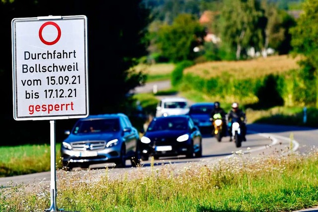 Auch wenn manche Schilder im Hexental ...ung soll nur bis Ende November dauern.  | Foto: Siegfried Gollrad