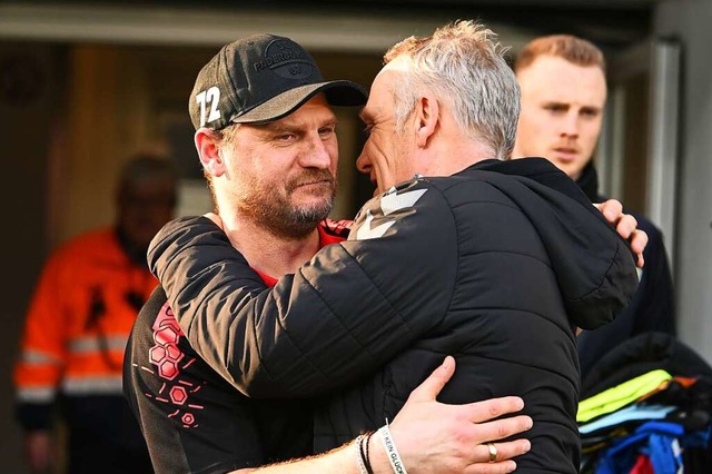 Bei dieser Begegnung im Jahr 2020 war ...umgart noch Trainer beim SC Paderborn.  | Foto: Patrick Seeger (dpa)