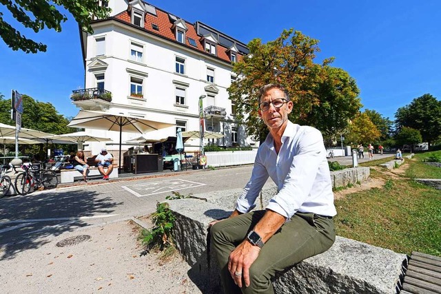 Ralf Augustin ist der Vermieter des Ge...feekiste (im Hintergrund) geparkt hat.  | Foto: Michael Bamberger