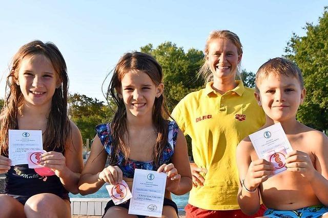 Nach anderthalbjhriger Pause schwimmt die DLRG wieder