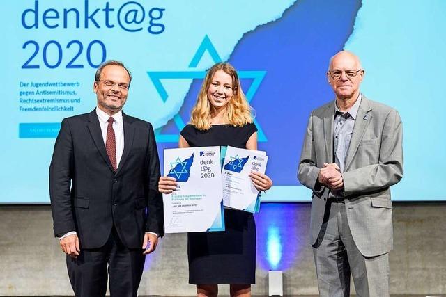 Sarah Kohlhase gewinnt den ersten Preis fr eine Dokumentation ber den Heinrich-Rosenberg-Platz in Freiburg