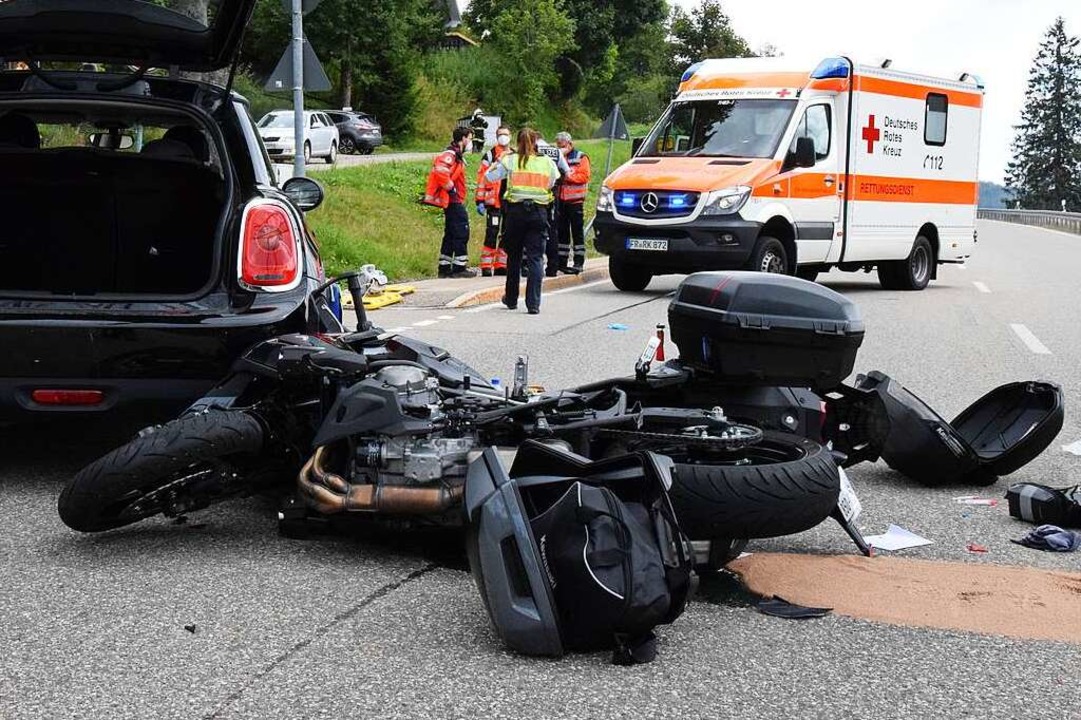 Schwerer Motorradunfall Am Feldberg: Zwei Helikopter Im Einsatz ...