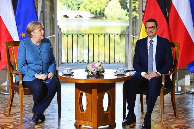 Bundeskanzlerin Angela Merkel (CDU) un...orawiecki, Ministerprsident von Polen  | Foto: Piotr Nowak (dpa)